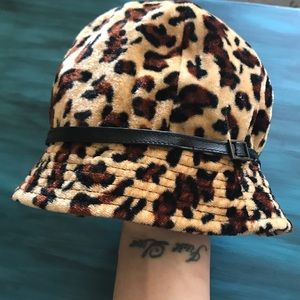 🌵90’s August Cheetah Print Bucket Hat